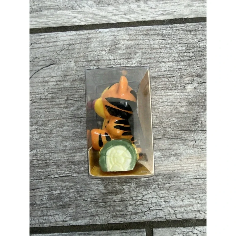 Disney Tigger Chopstick Holder Hong‎ Kong Disneyland Souvenir Boxed NEW